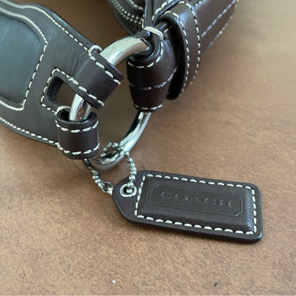 Coach EUC zipper top u moon shape shoulder handbag in chocolate brown - Picture 6 of 12